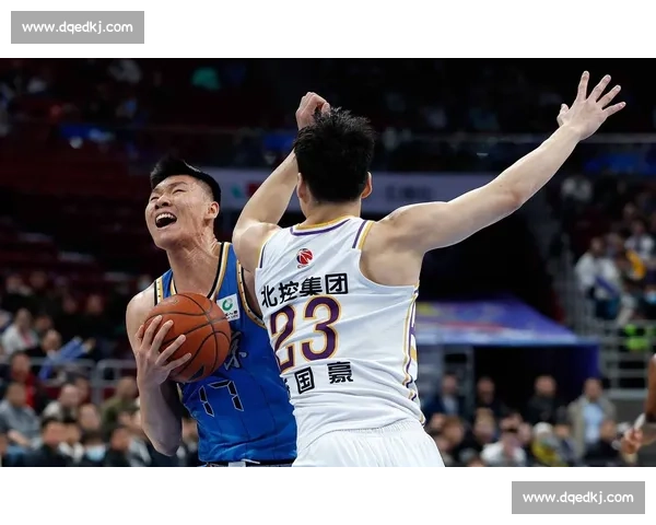 激烈对抗与激情碰撞 俱乐部篮球赛点燃城市体育热潮